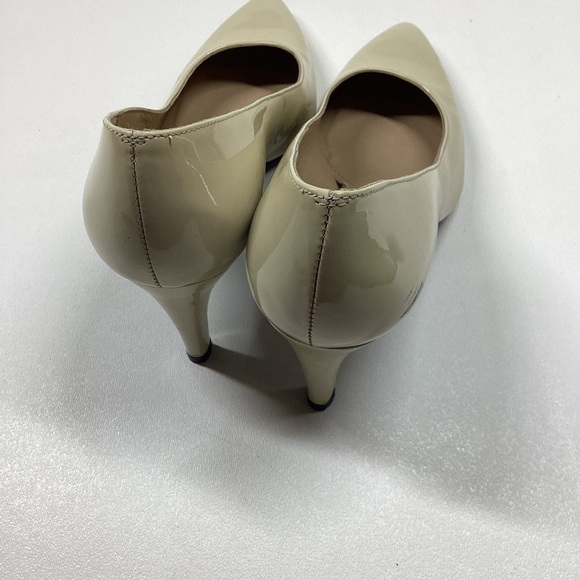 Stuart Weitzman Women's Beige Heels Size 7 - Picture 6 of 16